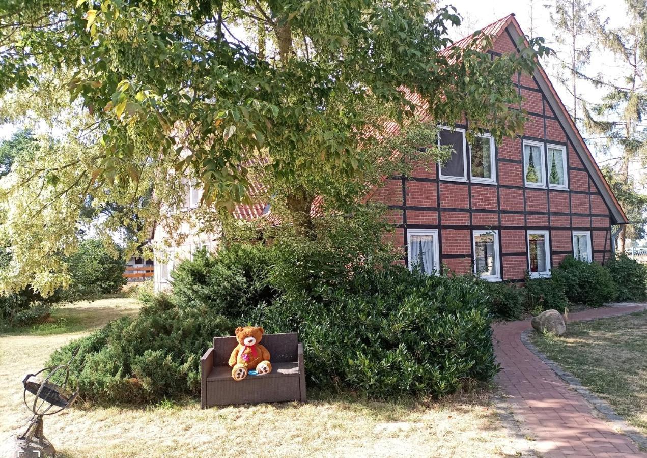 Ihr Ferien Hotel Brunnenhof Suhlendorf Buitenkant foto