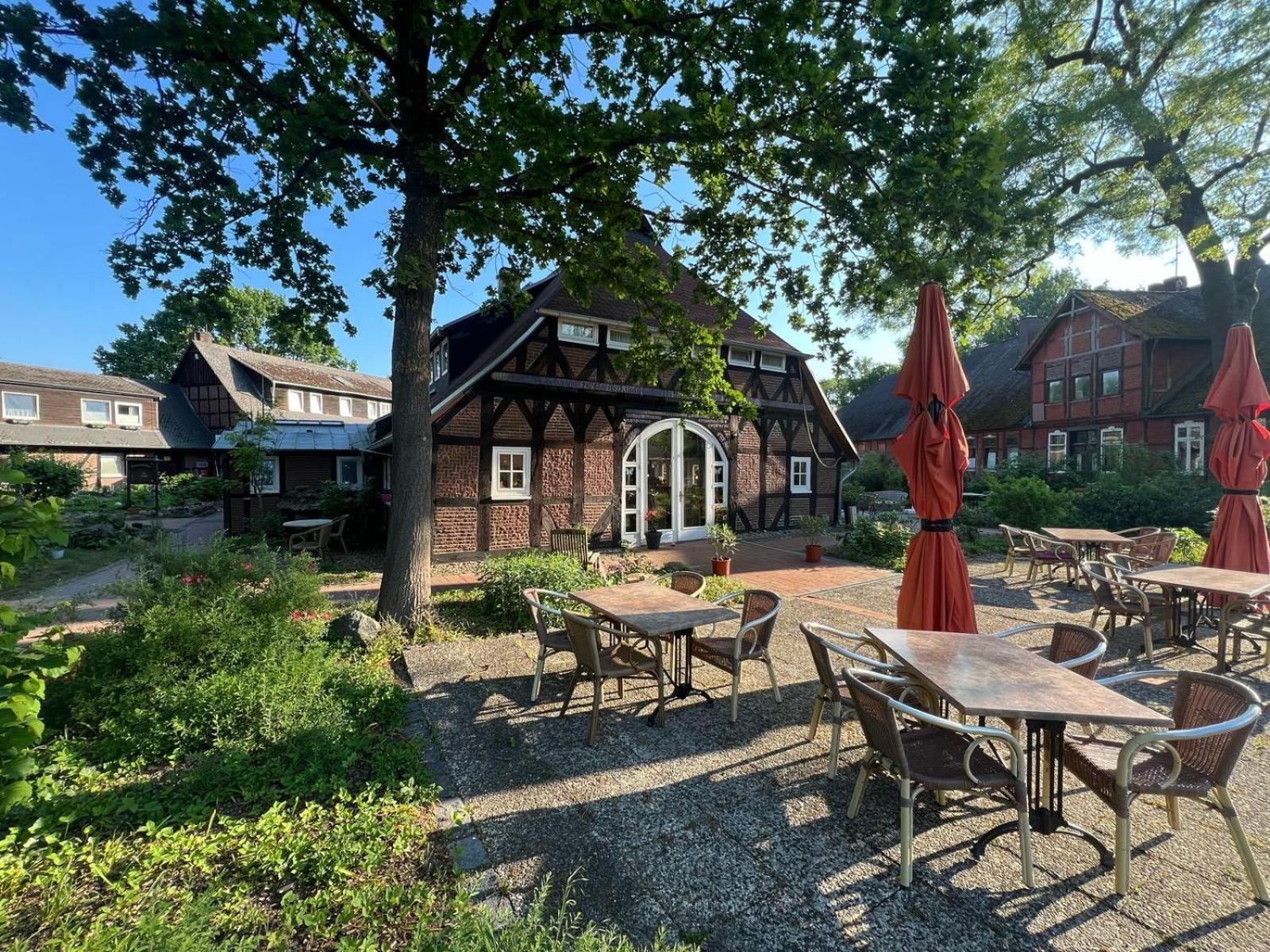 Ihr Ferien Hotel Brunnenhof Suhlendorf Buitenkant foto