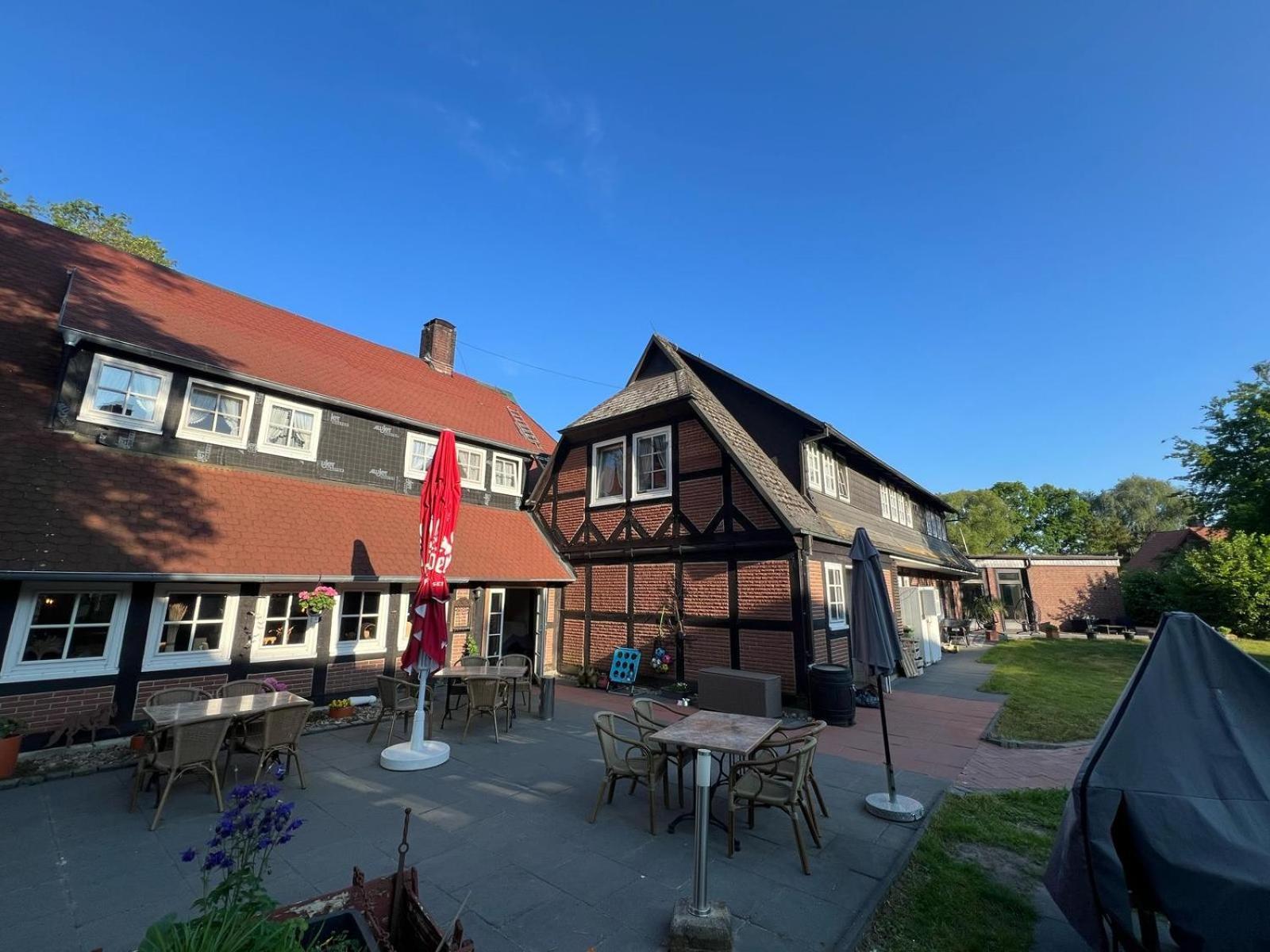 Ihr Ferien Hotel Brunnenhof Suhlendorf Buitenkant foto