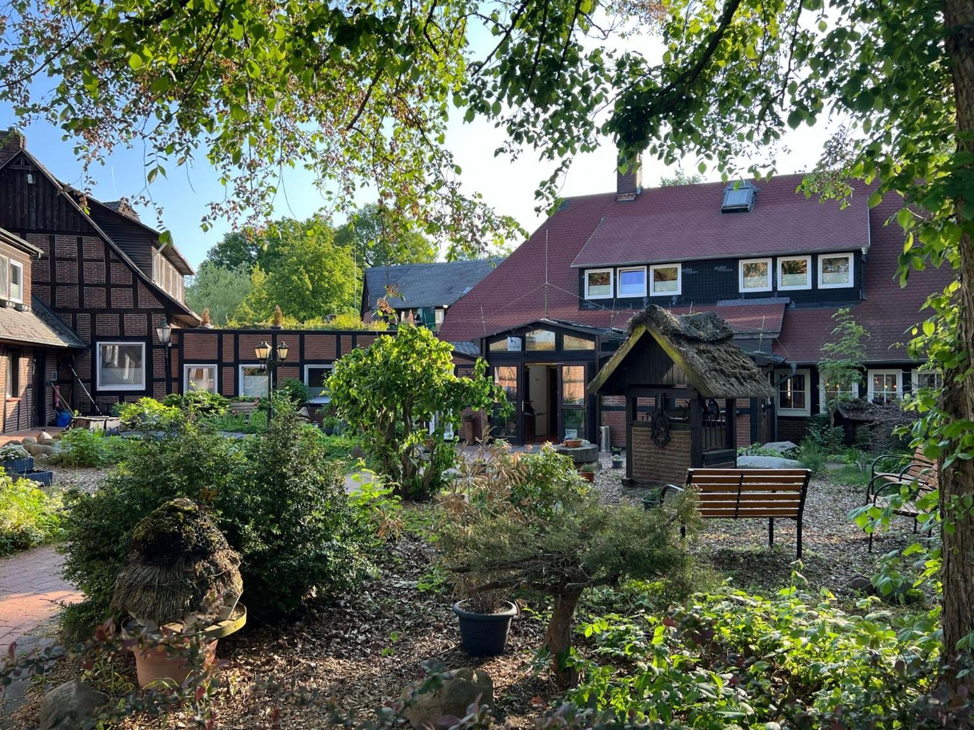 Ihr Ferien Hotel Brunnenhof Suhlendorf Buitenkant foto